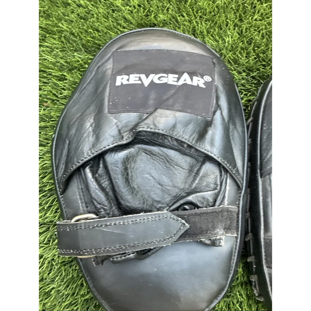 Revgear Focus Mitts | Flat Style | Boxing MMA Muay Thai | Leather